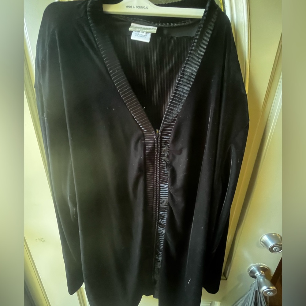 Black velvet pants suit, includes pants and jacket like new